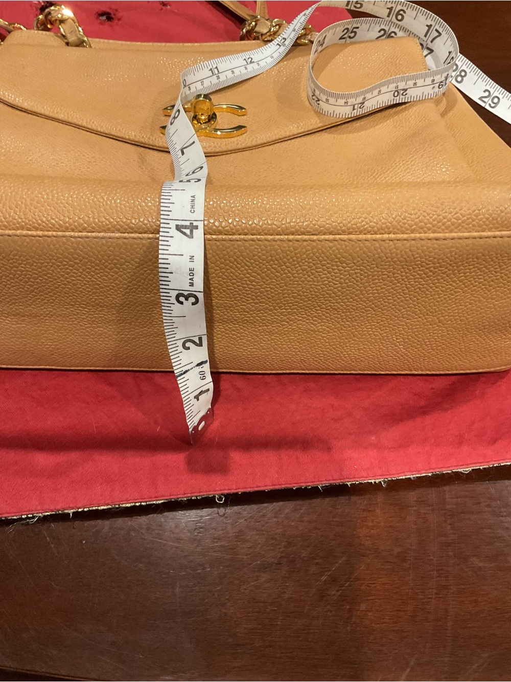 CHANEL Beige Leather Shoulder Bag with Gold Chain Detail - Picture 13 of 15
